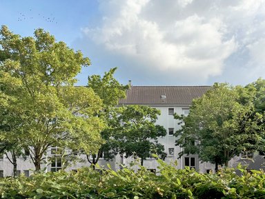 Aufstockung im Bestand mit leichten Holzmodulen. Beispiel Erftstraße Düsseldorf - Status quo. - © STRUCTURELAB Architekten